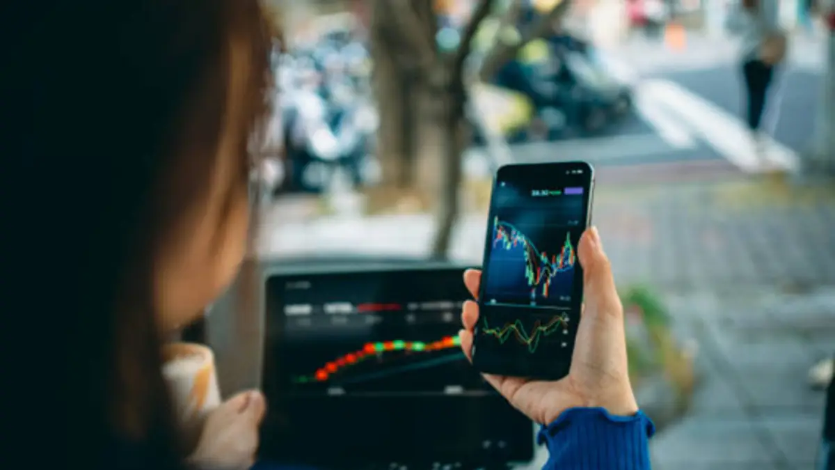 ¿QUÉ ES EL TRADING Y EN QUÉ SE DIFERENCIA DE INVERTIR?