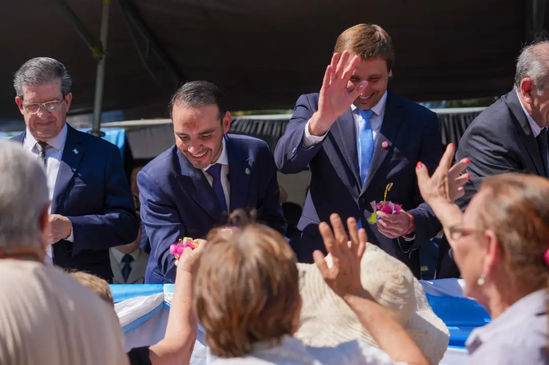 VALDÉS ACOMPAÑÓ EL ANIVERSARIO DE RIACHUELO Y ANUNCIÓ LA CONSTRUCCIÓN DE UN POLIDEPORTIVO