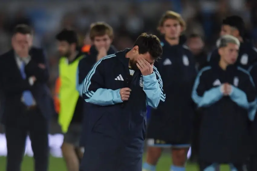EL EMOTIVO DISCURSO FINAL DE MESSI: «NO ME QUIERO IR DE ACÁ»